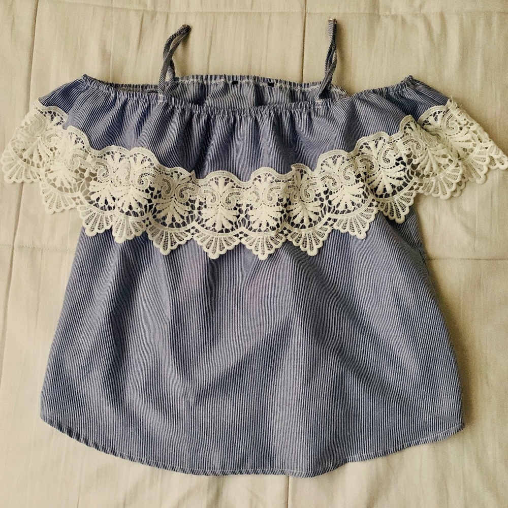 Lace Detailed striped top